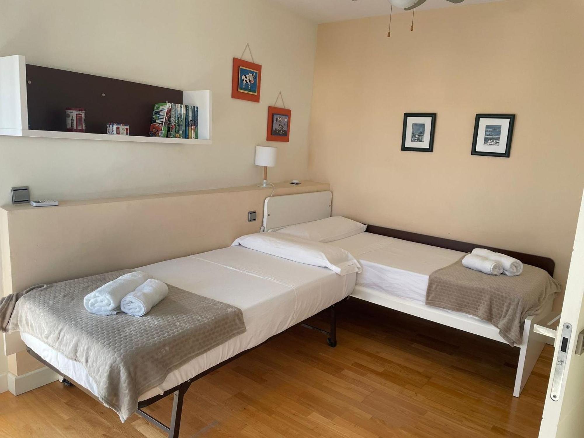 Bonita Vivienda Pareada Con Piscina Privada
