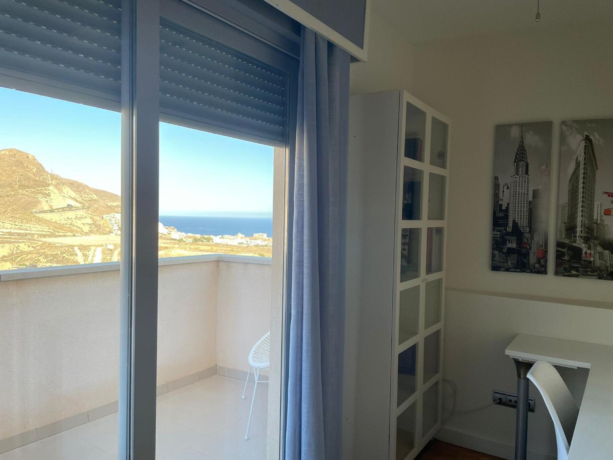 Bonita Vivienda Pareada Con Piscina Privada *