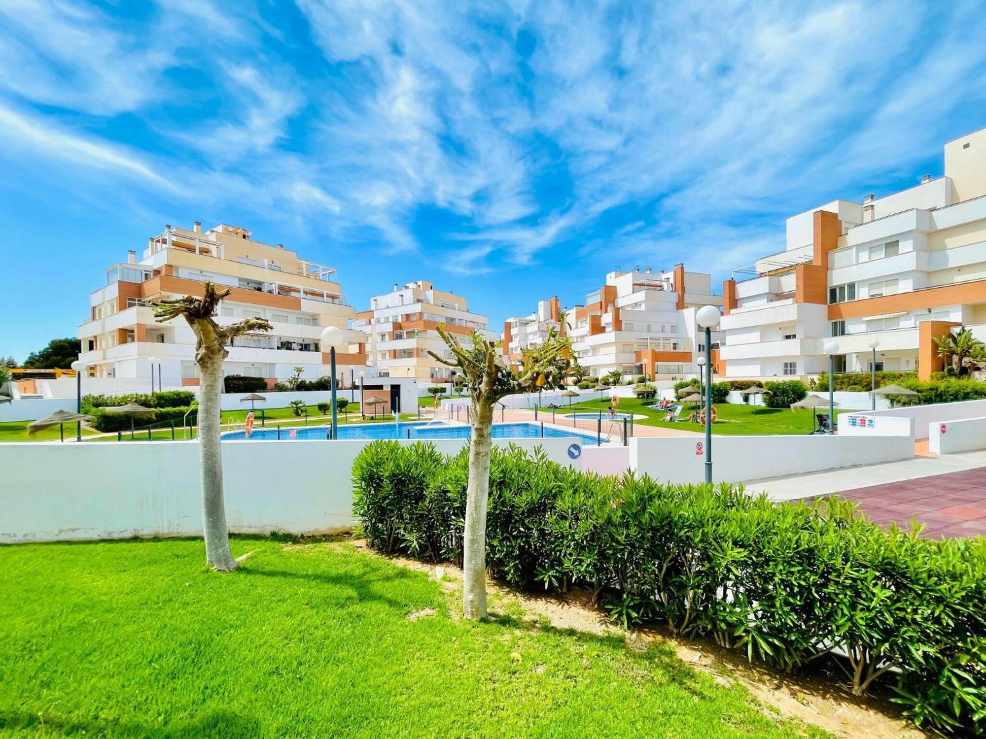 Apartamento With Shared Pool Roquetas de Mar