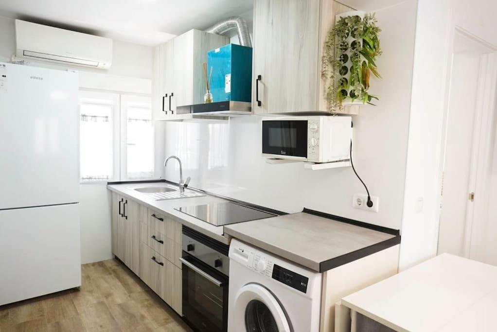 Coqueto Y Economico En Roquetas Apartamento