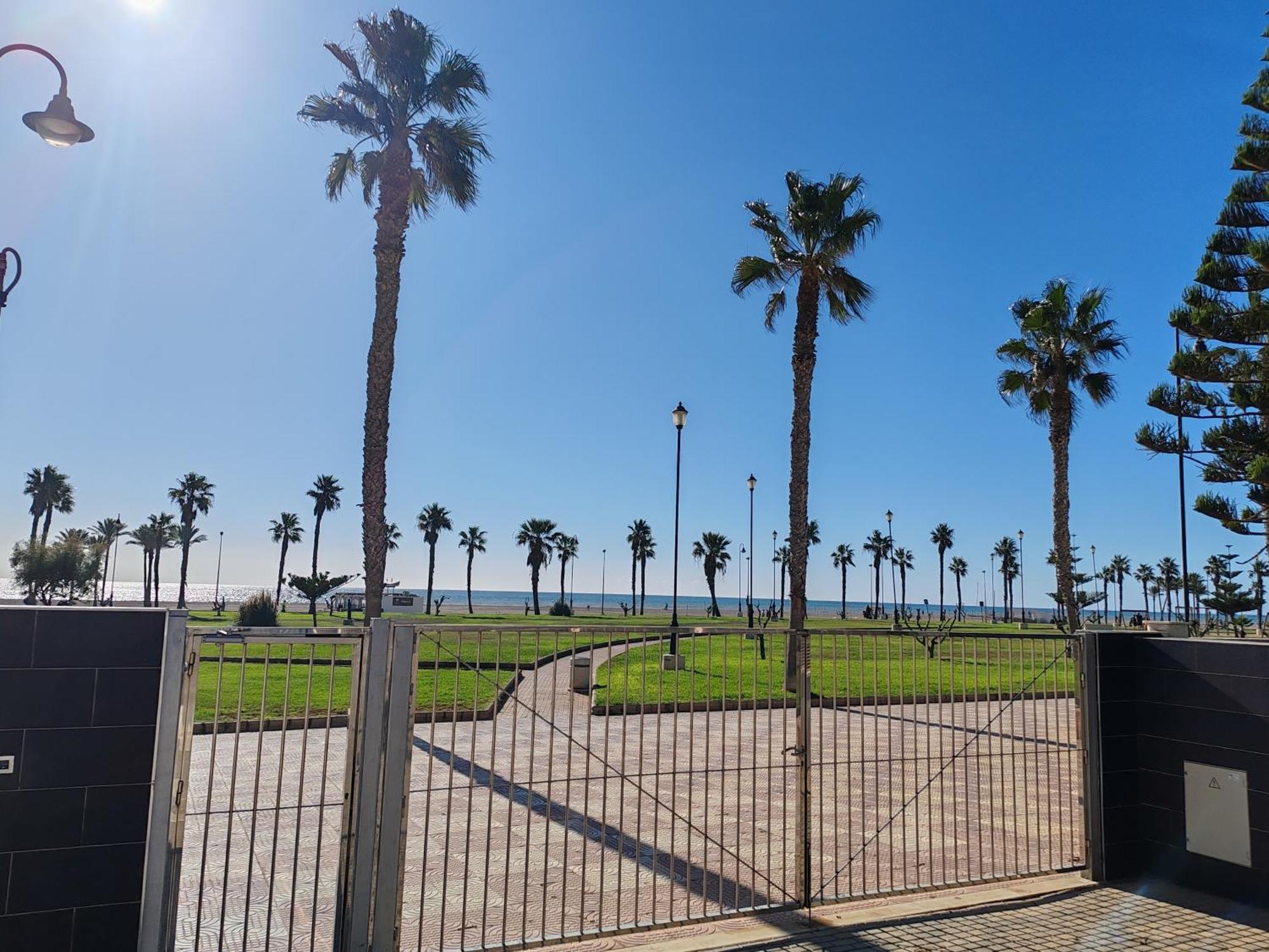 Sybarix Beach: 1ª Linea De Playa Apartamento