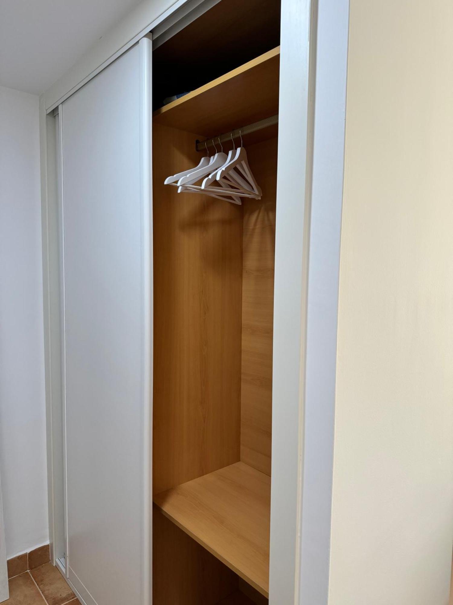 Apartamento Romana Golf Urbanizacion Con Wifi, Amplia Terraza, Piscinas, Paddel *