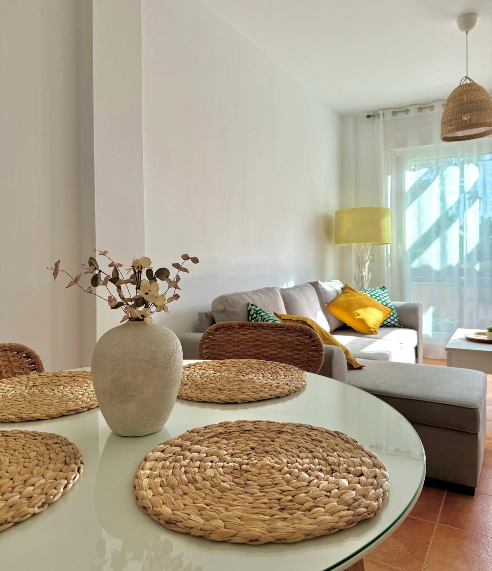 Apartamento Romana Golf Urbanizacion Con Wifi, Amplia Terraza, Piscinas, Paddel *