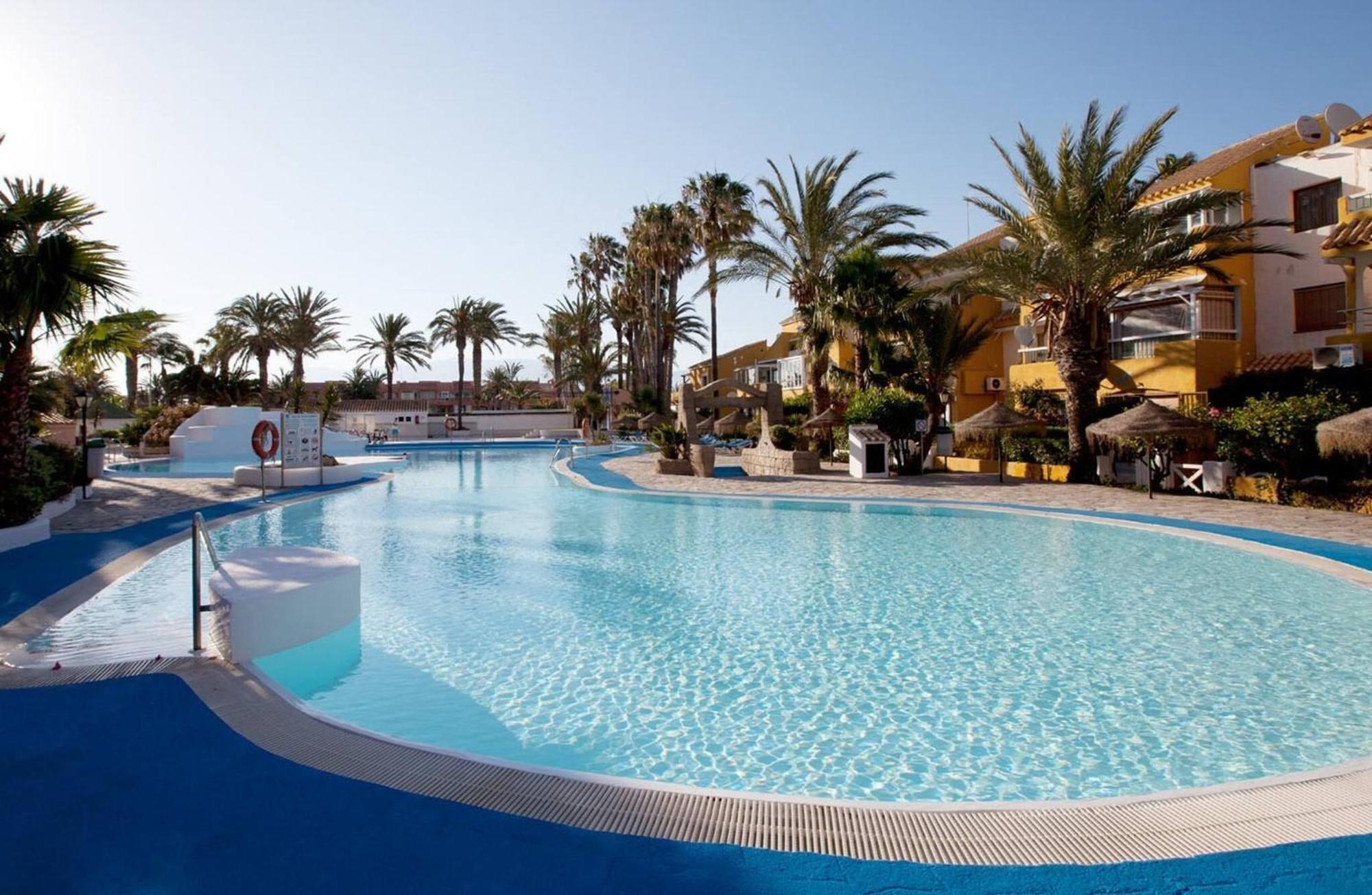 Apartamento Lovely 2 Bedroom With Pool