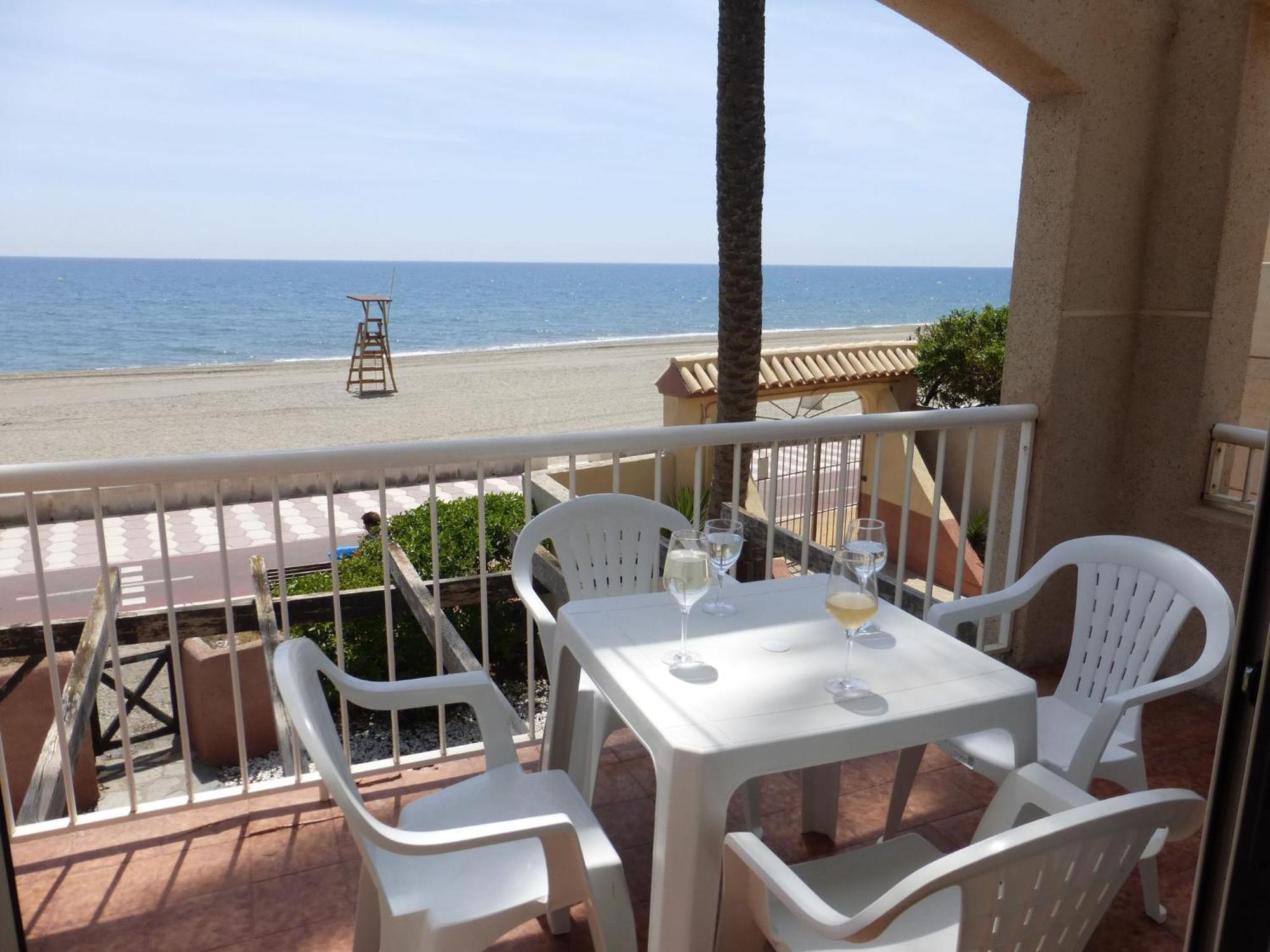 Lovely 2 Bedroom With Pool Apartamento Roquetas de Mar