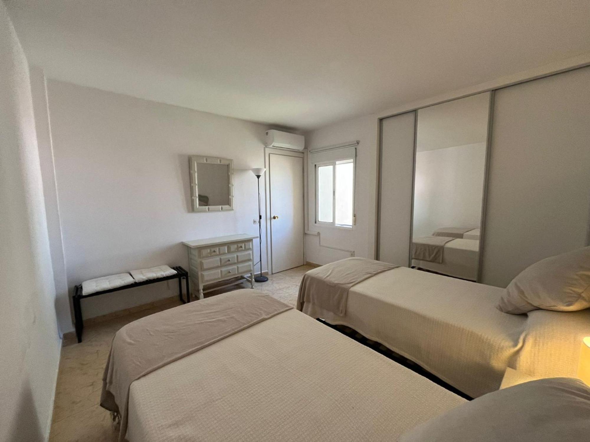 Apartamento Lovely 2 Bedroom At 100 Meters From The