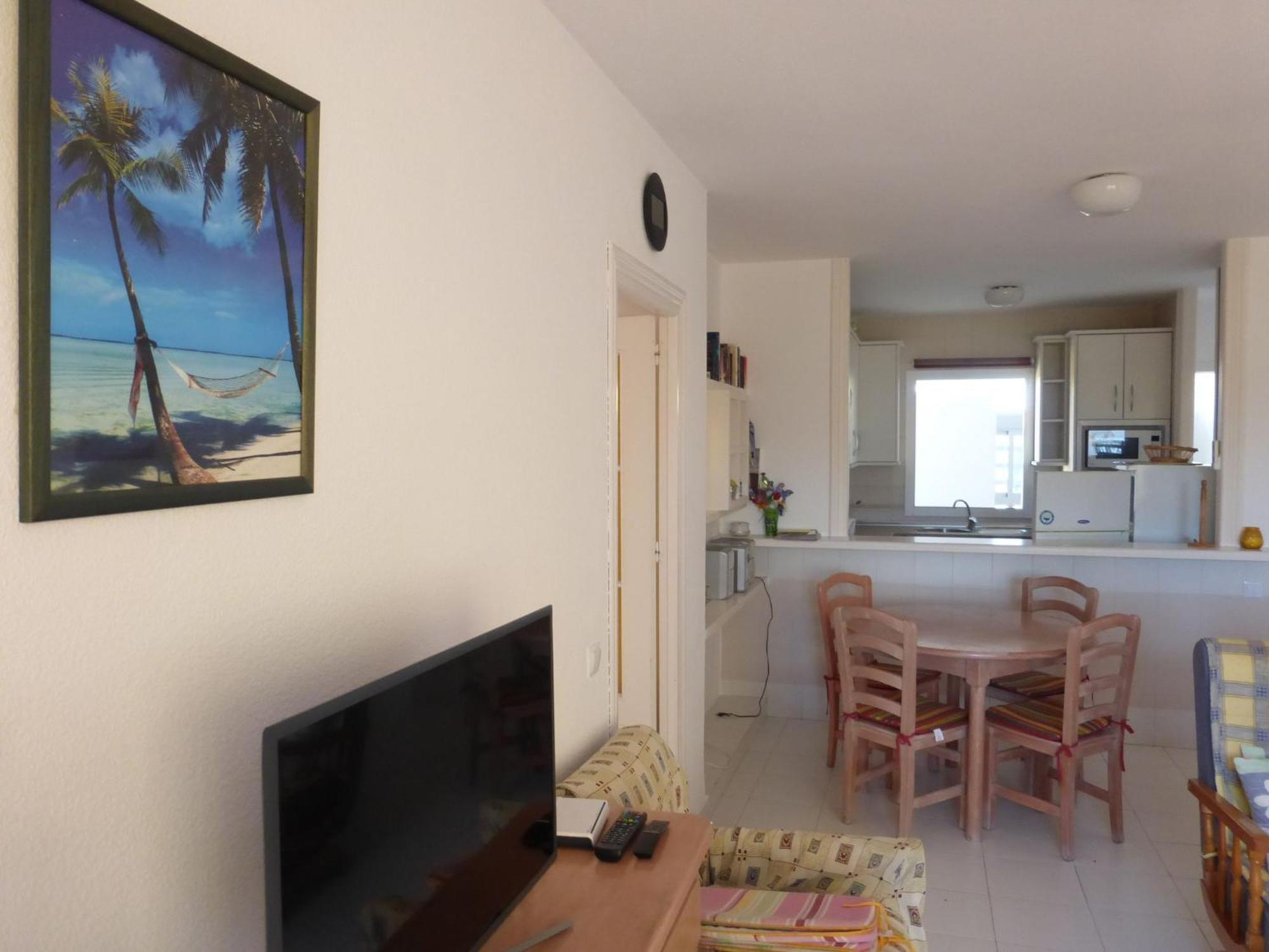 Beautiful 2 Bedroom, 2 Bathroom *