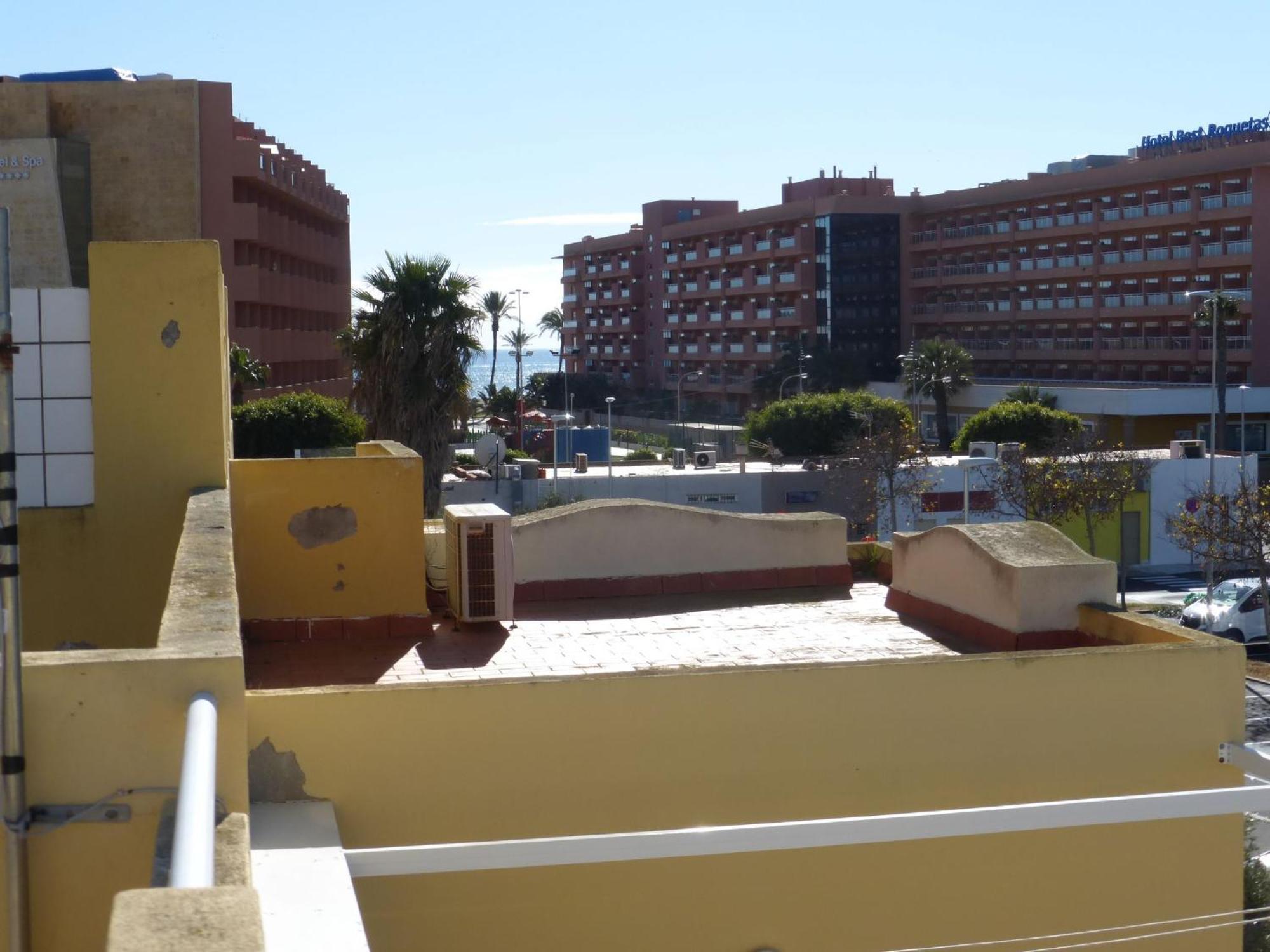 Beautiful 2 Bedroom, 2 Bathroom Apartamento