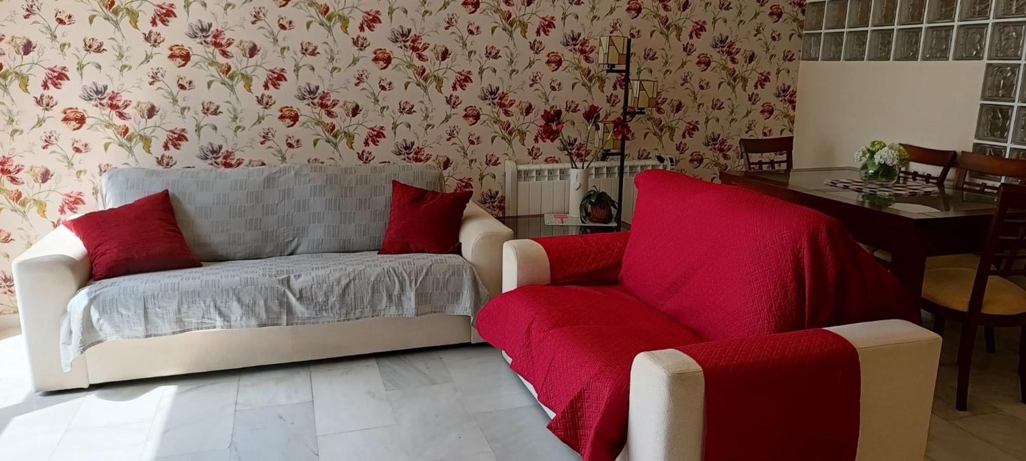 Beautiful 2 Bedroom Penthouse *