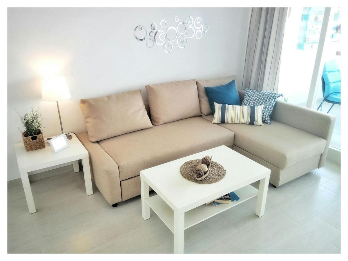 Apartamento Playamar - Vistas Al Mar Y Parking Gratis *