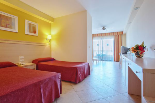 Hotel Fenix Family By Alegria 4*