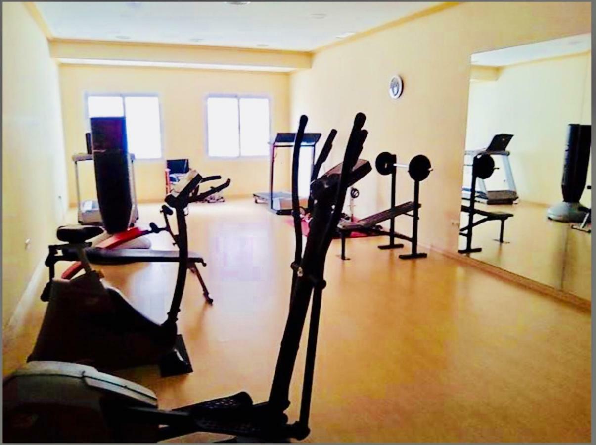 ático Deluxe Entre Centro Y Playa Salinas Con Terraza, Wifi, Piscina Climatizada, Gym, Sauna Y Garaje -smart Tv