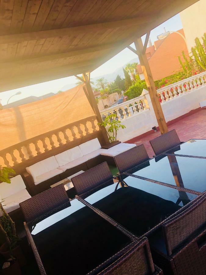 Gran Casa Con Terraza A 3 Min Playa Con Wifi - Rodeada De Servicios * Roquetas de Mar