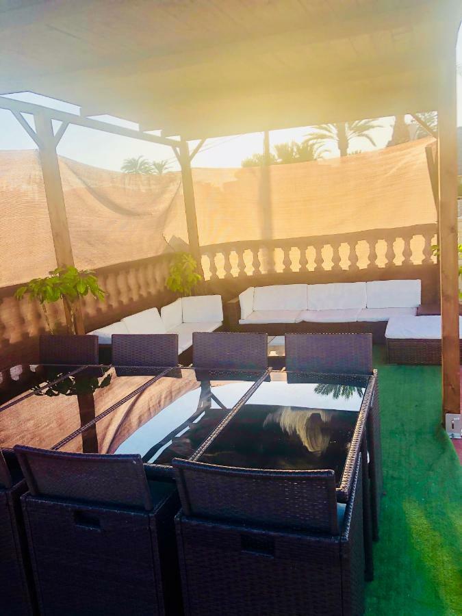 Сasa de vacaciones Gran Casa Con Terraza A 3 Min Playa Con Wifi - Rodeada De Servicios Roquetas de Mar