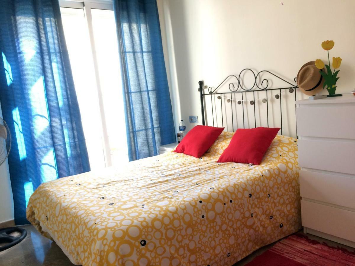Vacaciones En El Mar Y Junto Al Golf Apartamento