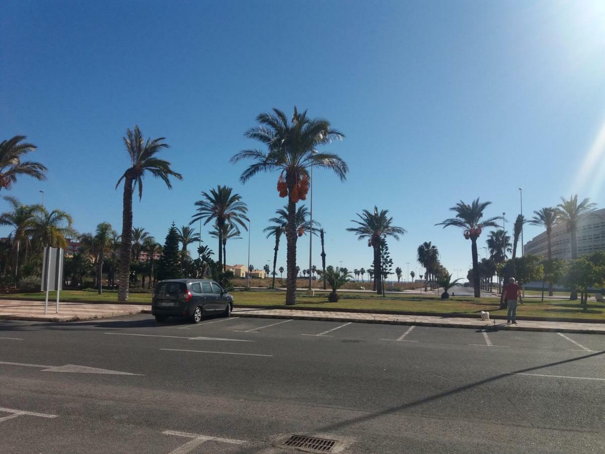 Vacaciones En El Mar Y Junto Al Golf Apartamento *