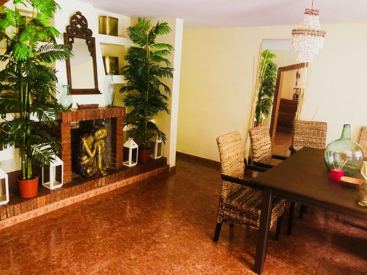 Gran Casa Con Terraza A 3 Min Playa Con Wifi - Rodeada De Servicios Сasa de vacaciones *