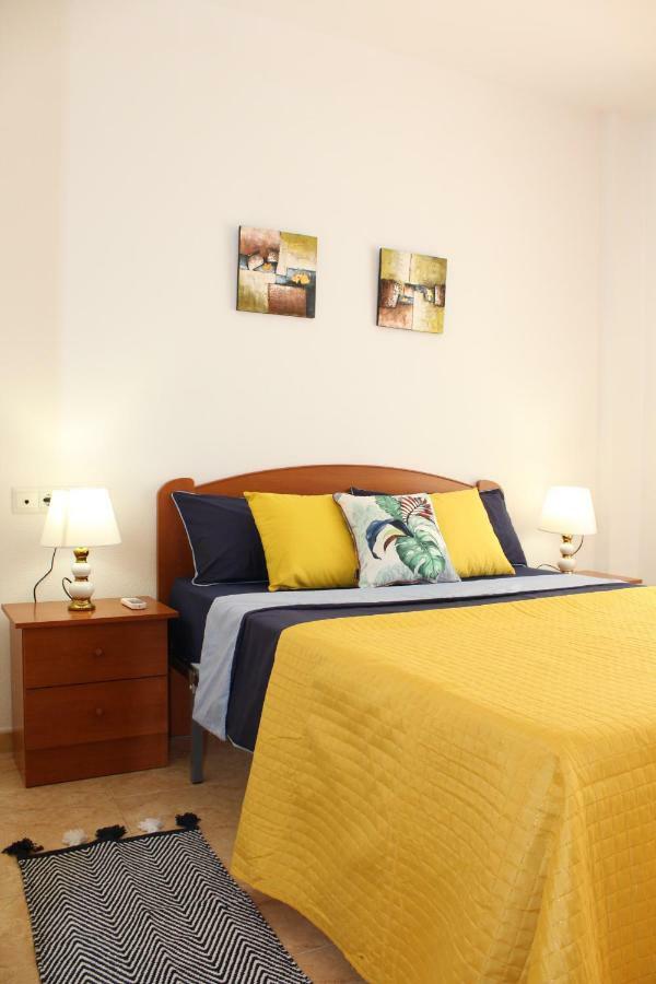 Apartment Fantastico Apartamento En El Centro De Roquetas, 300mb Optic Fiber High Speed Internet, Smart Tv *