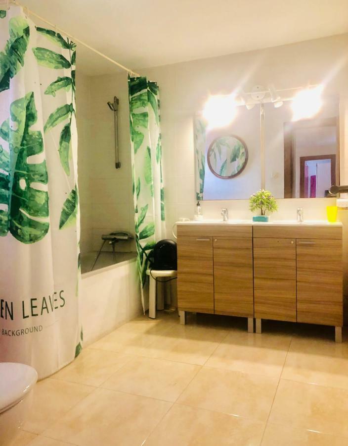 Сasa de vacaciones Gran Casa Con Terraza A 3 Min Playa Con Wifi - Rodeada De Servicios *