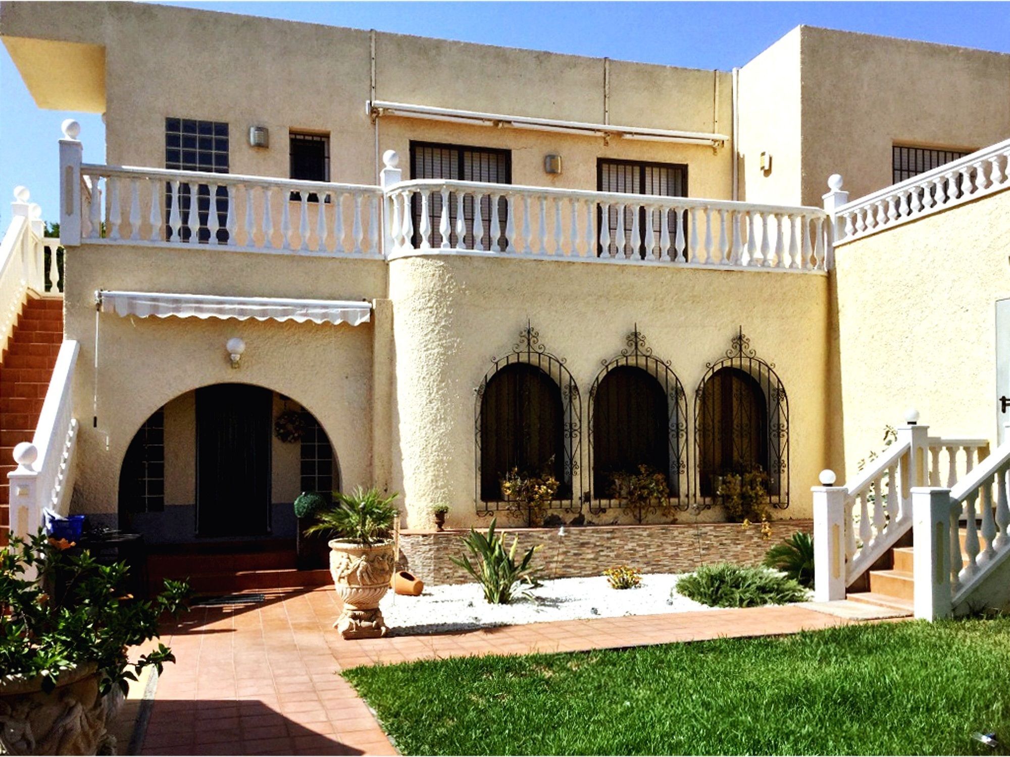 Spacious 2-bedroom With 3 Large Terraces And Wifi In Roqueta Apartamento *