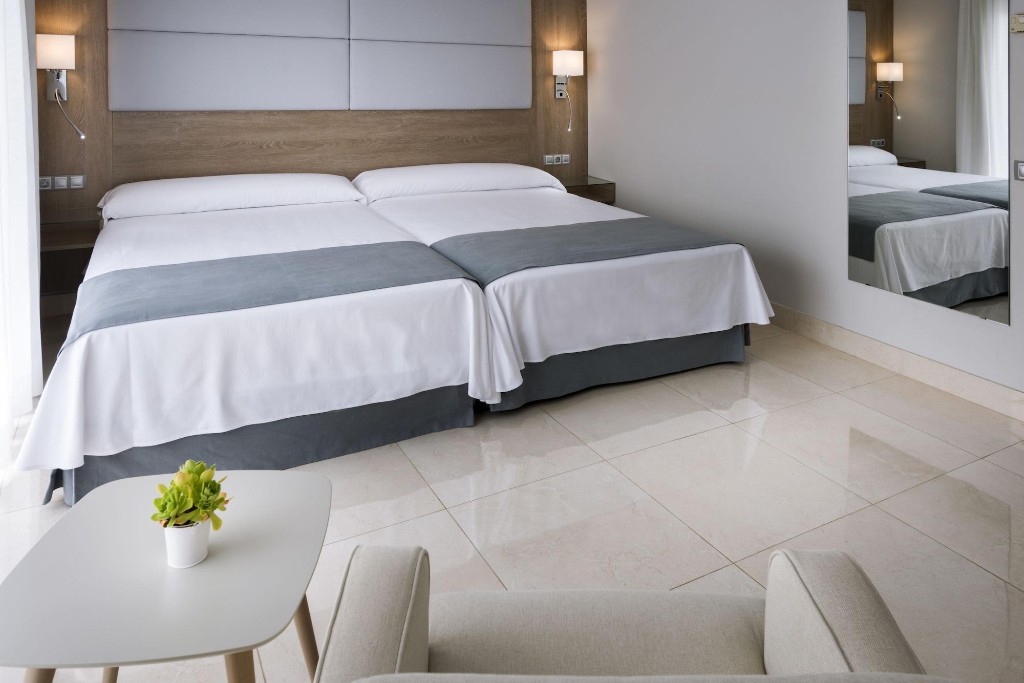 Mediterraneo Bay Hotel&resort 4*