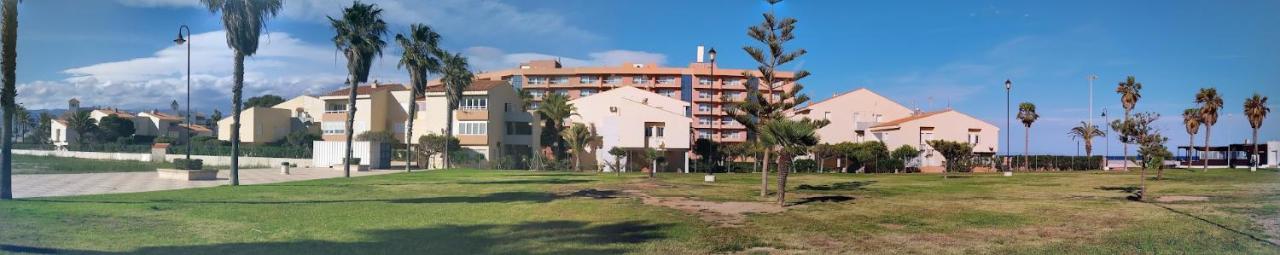 Atractivo En La Playa Con Parking Apartamento