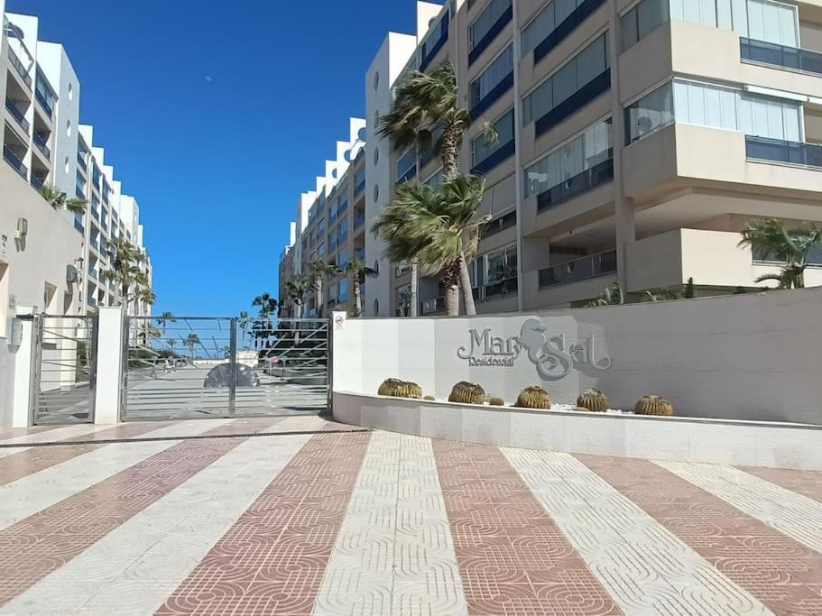 Roquetas 12, Vistas Al Mar, Piscina Y Garaje *