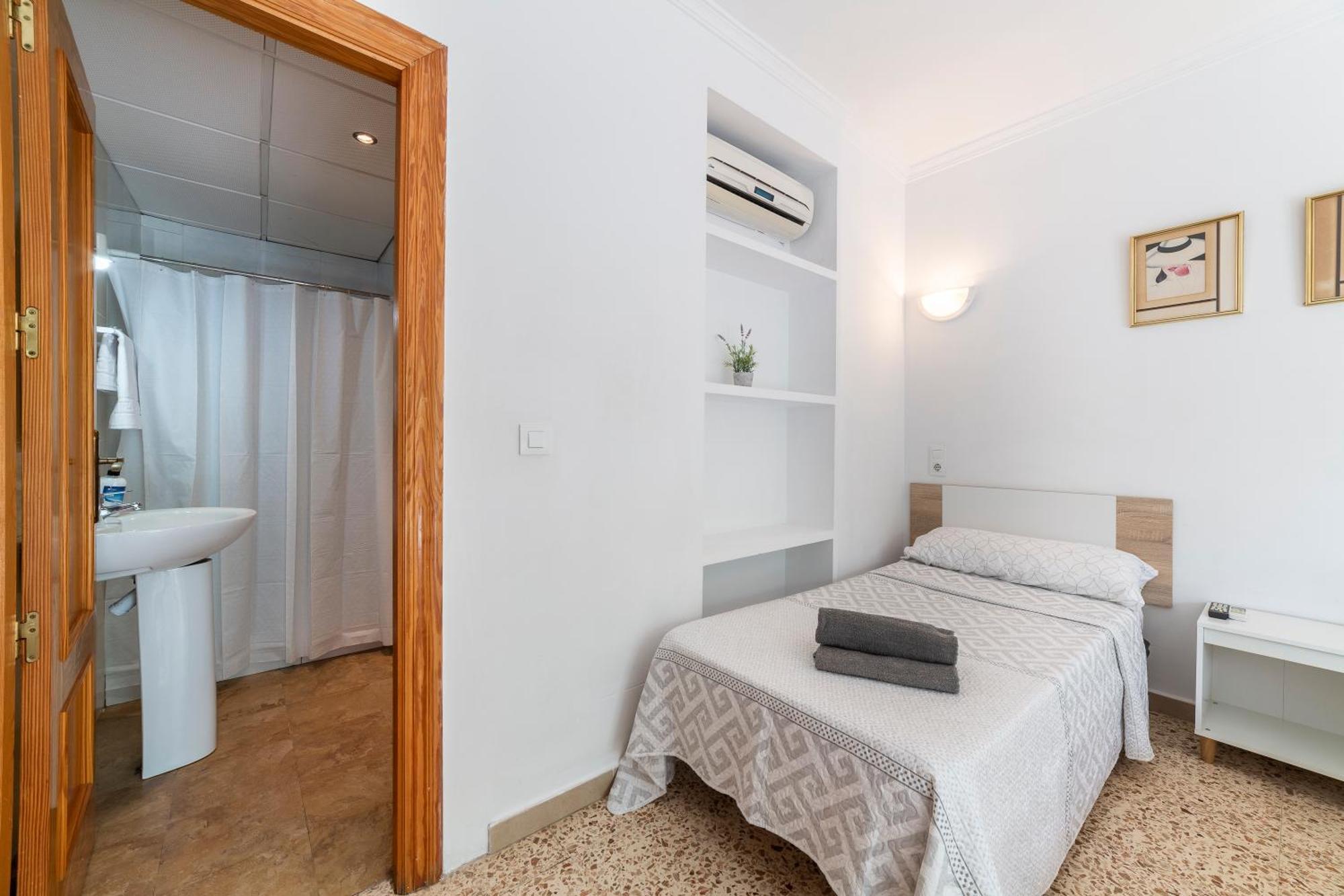 Moya Guest house Roquetas de Mar