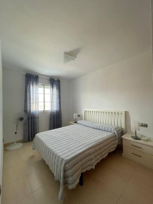 Apart. Relajante, 1ª Linea De Playa Y Piscina Apartamento Roquetas de Mar