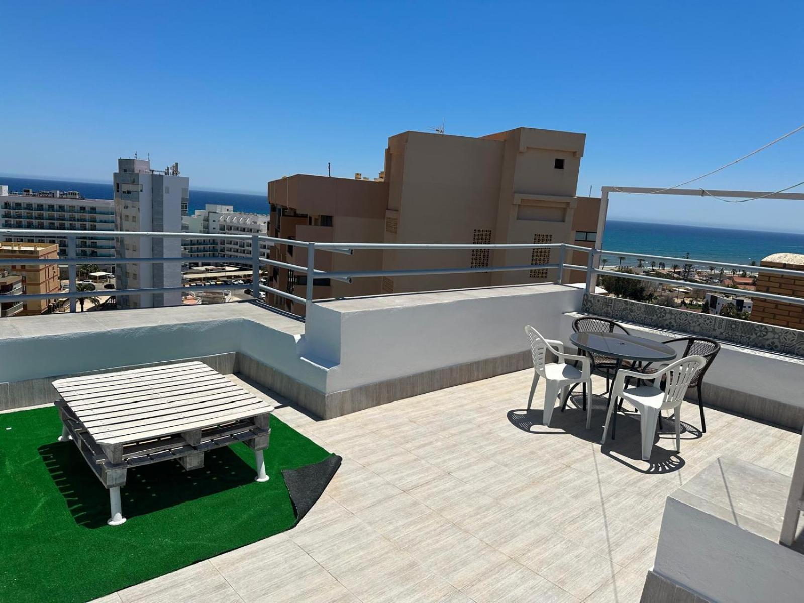 Apartamento ático En Urbanización Roquetas de Mar