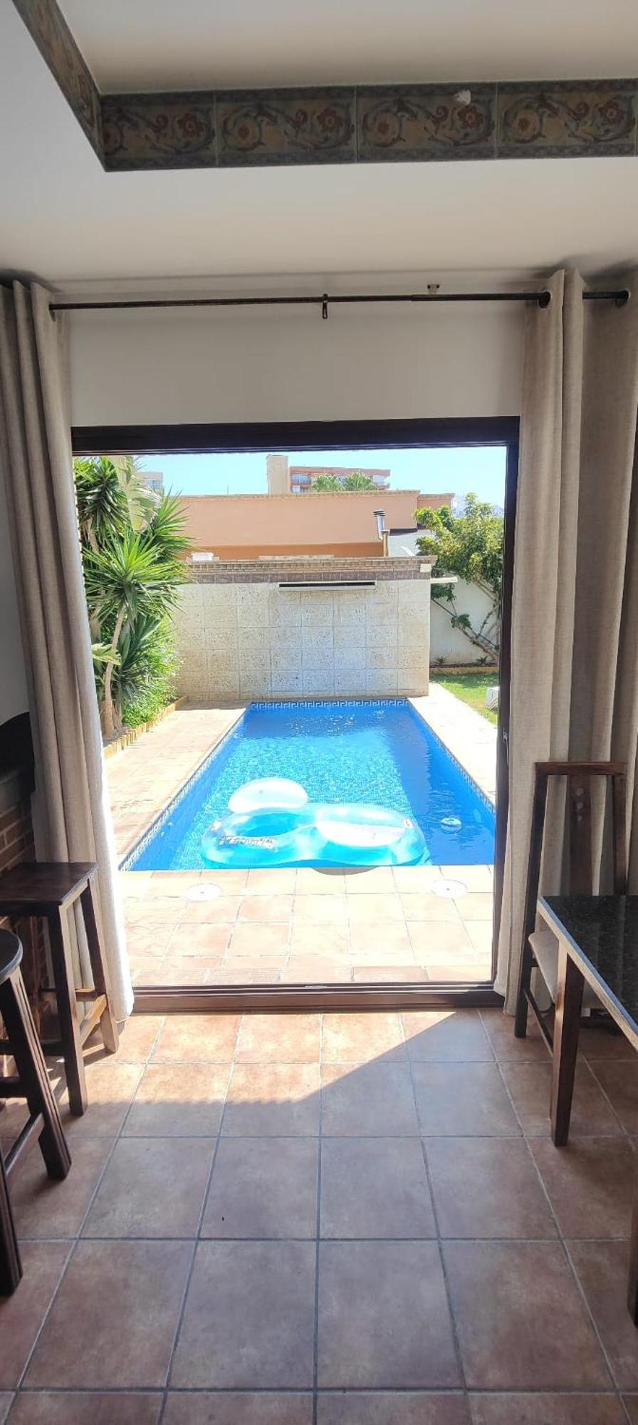 De Invitados Con Piscina Apartamento *