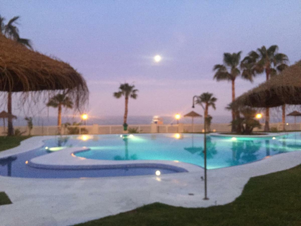 Apartamento En La Playa * Roquetas de Mar